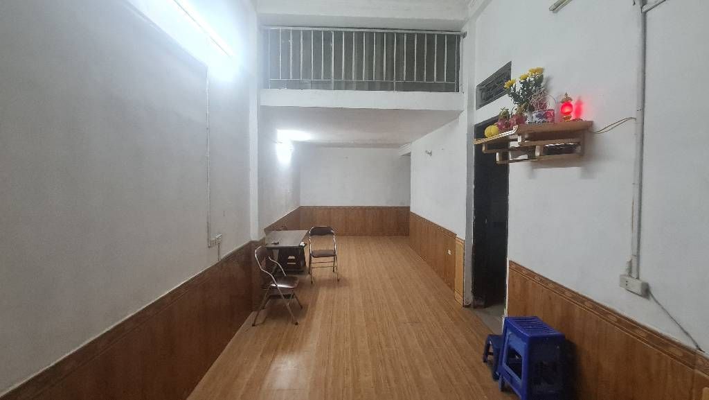 Bán nhà Trịnh Đình Cửu - diện tích 45m2 3 tầng - ô tô vào nhà - giá 9,9 tỷ