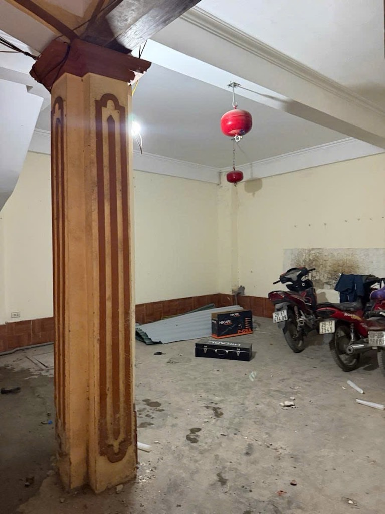 Bán nhà Chùa Láng - diện tích 88m2 6 tầng - Nhà đẹp hiếm có - giá 24 tỷ