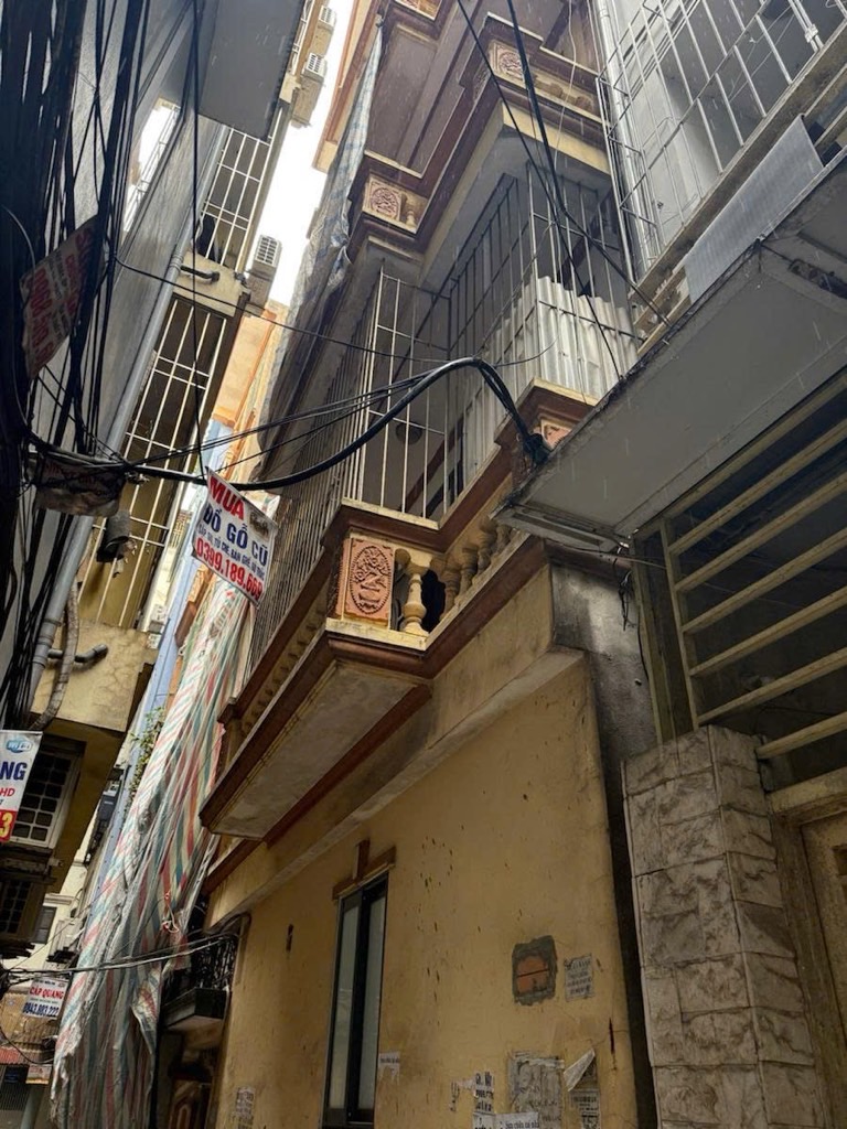 Bán nhà Chùa Láng - diện tích 88m2 6 tầng - Nhà đẹp hiếm có - giá 24 tỷ