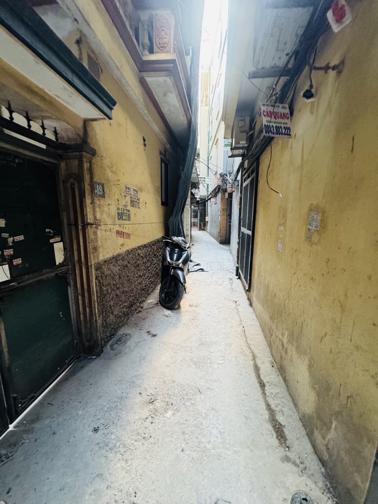 Bán nhà Chùa Láng - diện tích 88m2 6 tầng - Nhà đẹp hiếm có - giá 24 tỷ