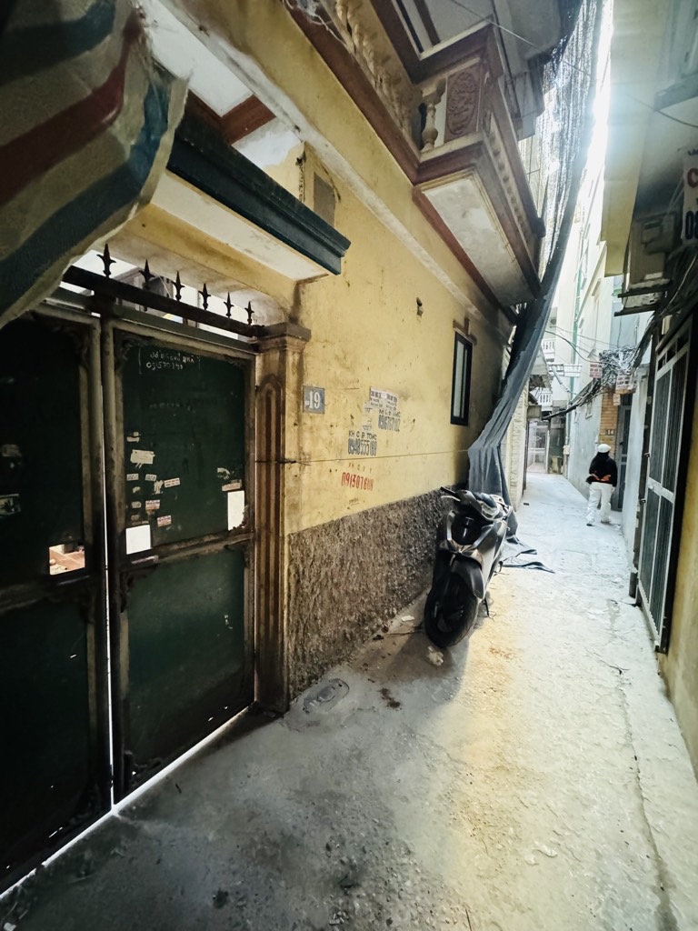 Bán nhà Chùa Láng - diện tích 88m2 6 tầng - Nhà đẹp hiếm có - giá 24 tỷ