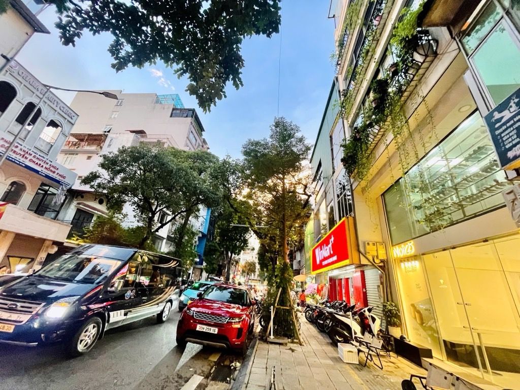 Bán nhà Ngô Thì Nhậm - diện tích 10m2 5 tầng - Mặt phố KD sầm uất - giá 13 tỷ