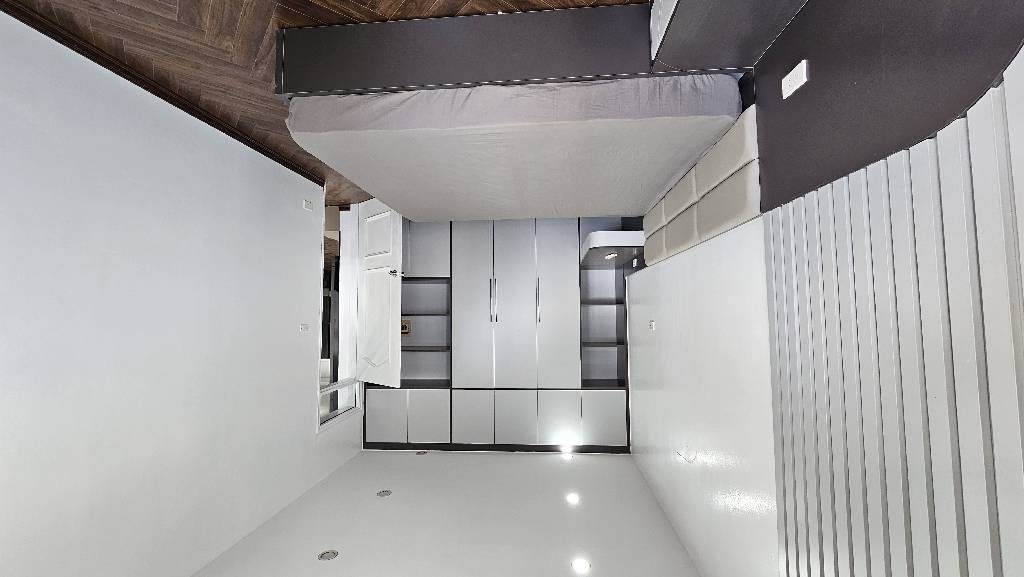 Bán nhà Lê Văn Lương - diện tích 107m2 17 tầng - Căn hộ full nội thất - giá 10,5 tỷ