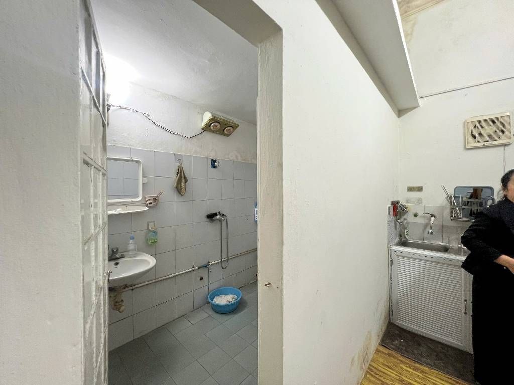 Bán nhà Ngõ Quỳnh - diện tích 61m2 3 tầng - Ô TÔ, KINH DOANH - giá 11,9 tỷ