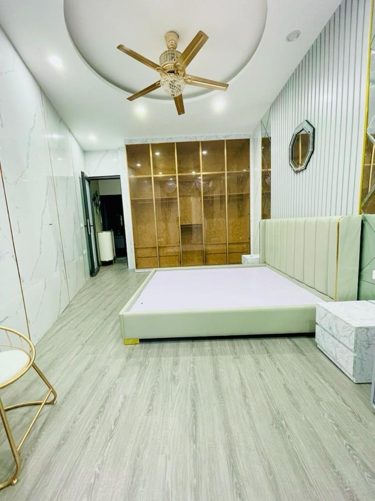 Bán nhà Trường Chinh - diện tích 49m2 5 tầng - Nhà mới đẹp ở ngay - giá 14,2 tỷ