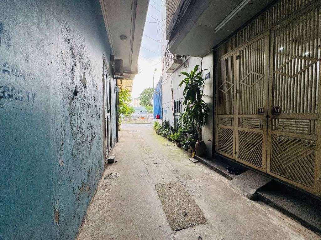 Bán nhà Trường Chinh - diện tích 49m2 5 tầng - Nhà mới đẹp ở ngay - giá 14,2 tỷ