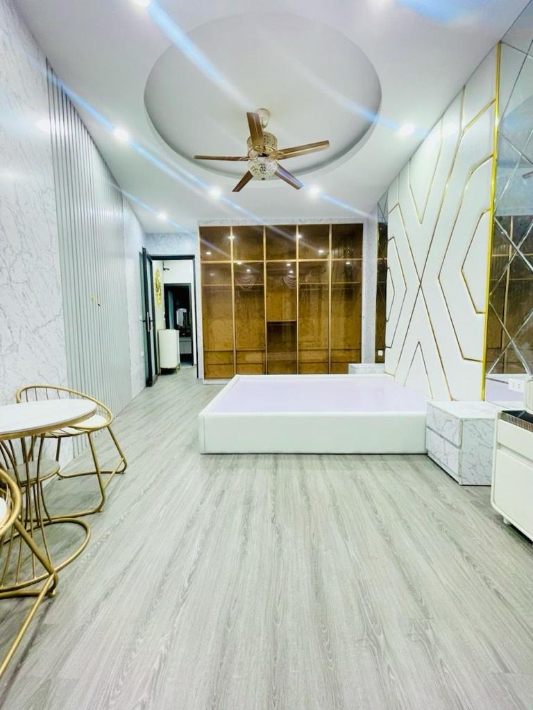 Bán nhà Trường Chinh - diện tích 49m2 5 tầng - Nhà mới đẹp ở ngay - giá 14,2 tỷ