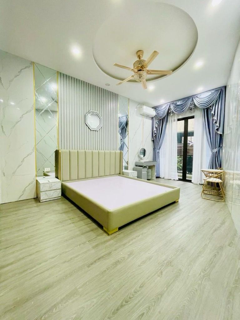 Bán nhà Trường Chinh - diện tích 49m2 5 tầng - Nhà mới đẹp ở ngay - giá 14,2 tỷ