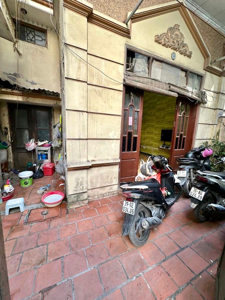 Bán nhà Dương Văn Bé - diện tích 88m2 3 tầng - Ngõ thông ba gác - giá 16,9 tỷ