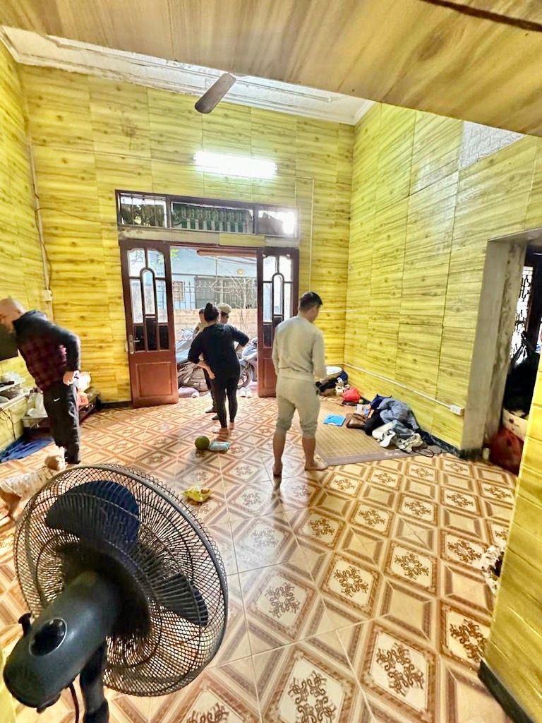 Bán nhà Dương Văn Bé - diện tích 88m2 3 tầng - Ngõ thông ba gác - giá 16,9 tỷ