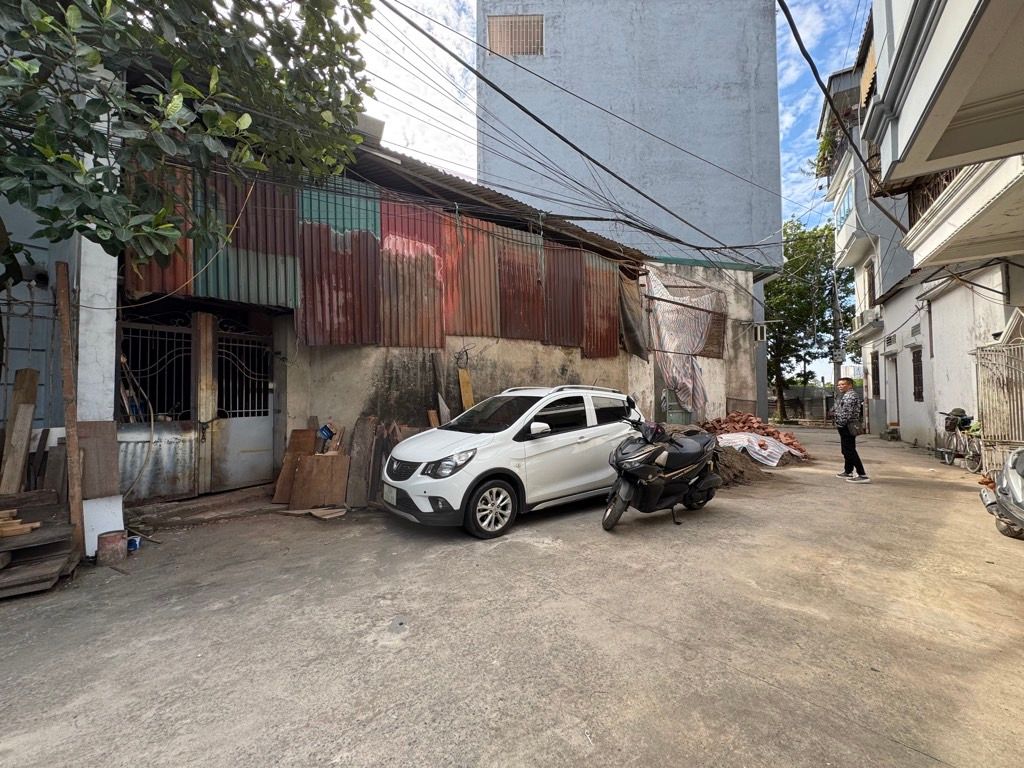 Bán nhà Nam Dư - diện tích 120m2 3 tầng - ô tô đỗ cửa - giá 24,5 tỷ