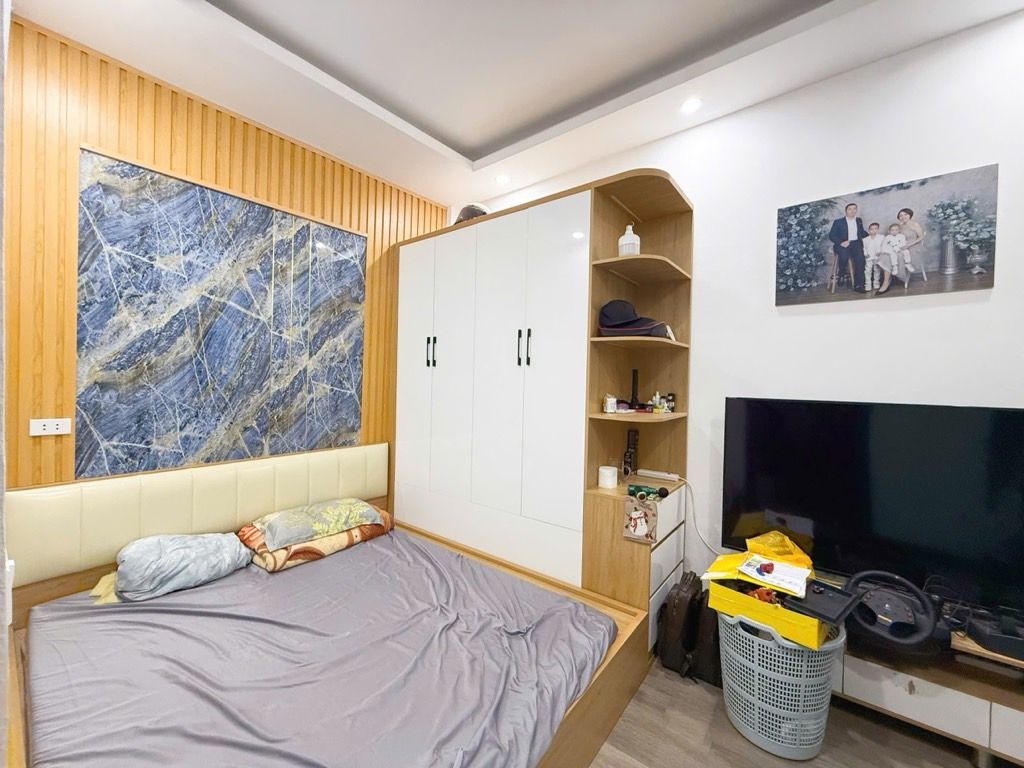 Bán nhà Hoàng Mai - diện tích 22m2 5 tầng - gần ô tô - giá 6,2 tỷ