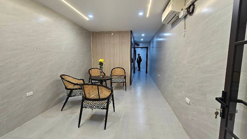 Bán nhà 8/3 - diện tích 60m2 1 tầng - Căn hộ tập thể vừa ở vừa kinh doanh - giá 4,55 tỷ