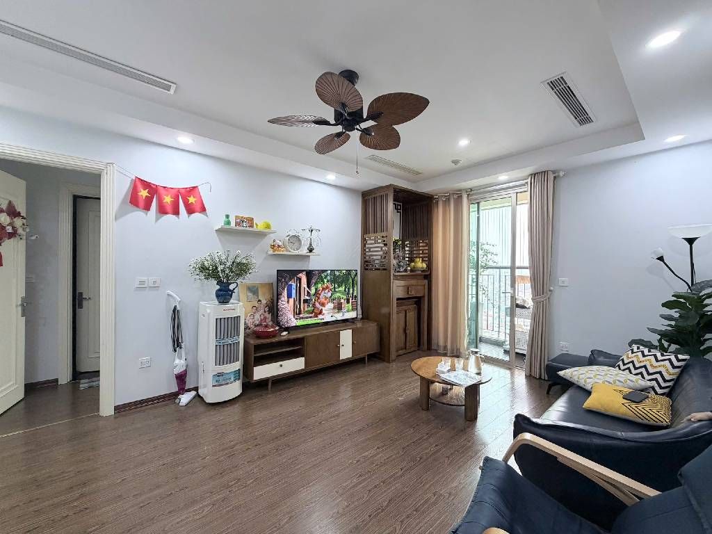 Bán nhà Tân Mai - diện tích 82m2 18 tầng - Nhà đẹp ở ngay - giá 9,9 tỷ