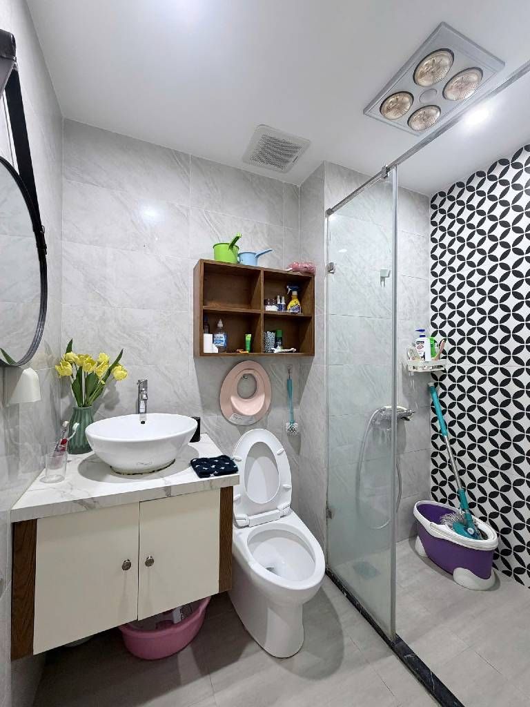 Bán nhà Tân Mai - diện tích 82m2 18 tầng - Nhà đẹp ở ngay - giá 9,9 tỷ