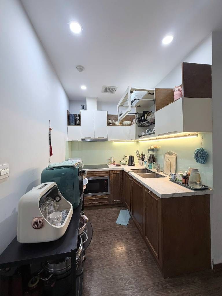 Bán nhà Tân Mai - diện tích 82m2 18 tầng - Nhà đẹp ở ngay - giá 9,9 tỷ