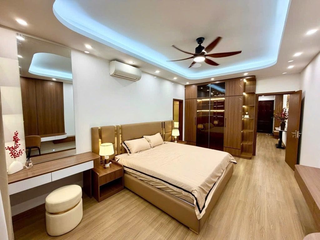 Bán nhà Hoàng Đạo Thuý - diện tích 115m2 1 tầng - Căn hộ chung cư siêu VIP - giá 10,3 tỷ