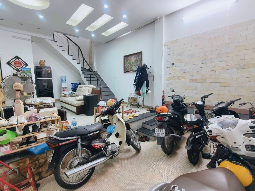 Bán nhà Chợ Khâm Thiên - diện tích 39,9m2 5 tầng - Lô góc 2 mặt ngõ - giá 11,68 tỷ