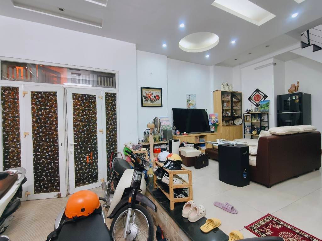 Bán nhà Chợ Khâm Thiên - diện tích 39,9m2 5 tầng - Lô góc 2 mặt ngõ - giá 11,68 tỷ