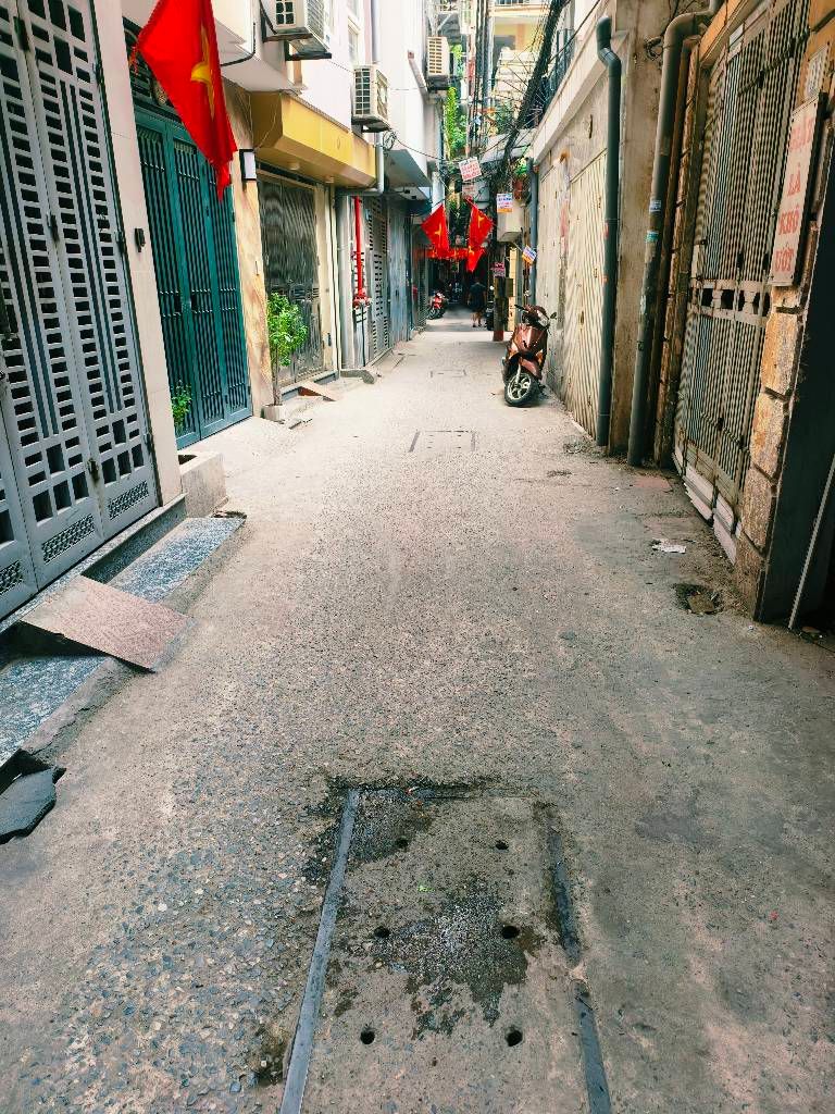 Bán nhà Chợ Khâm Thiên - diện tích 39,9m2 5 tầng - Lô góc 2 mặt ngõ - giá 11,68 tỷ