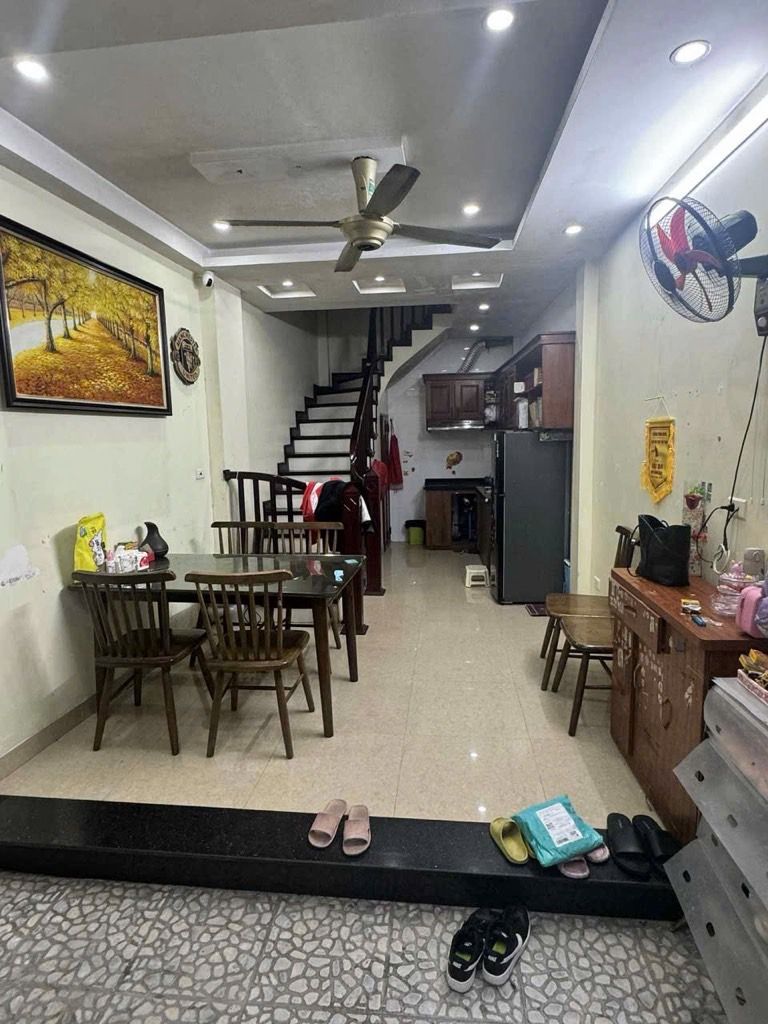 Bán nhà Lĩnh Nam - diện tích 27m2 5 tầng - CỰC HIẾM - CỰC HÓT - giá 5,95 tỷ