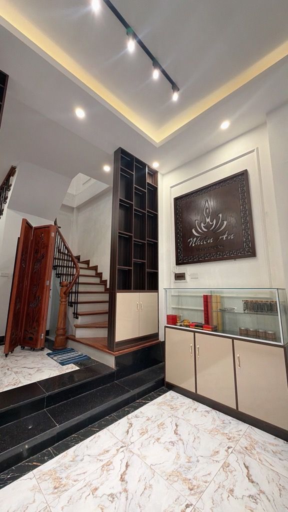 Bán nhà Láng Hạ - diện tích 36m2 5 tầng - Mặt ngõ ô tô - giá 17 tỷ