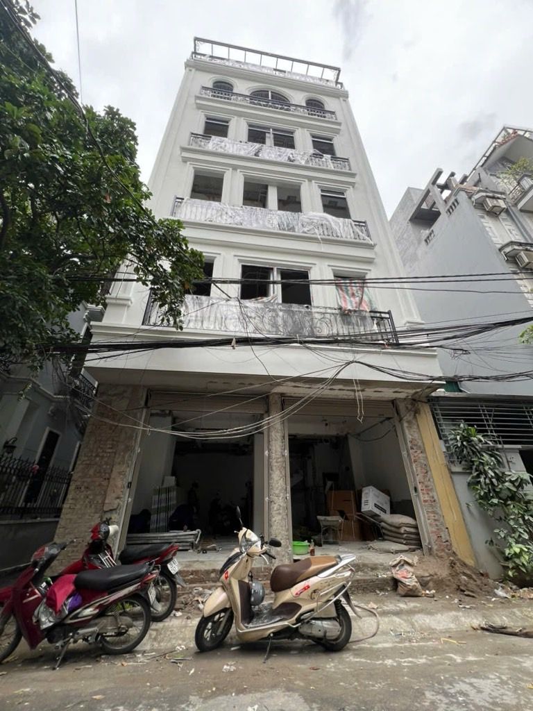 Bán nhà Hoàng Đạo Thành - diện tích 54.8m2 6 tầng - Lô góc, vỉa hè ô tô tránh - giá 24,8 tỷ