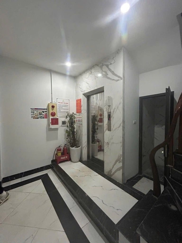 Bán nhà Tô Vĩnh Diện - diện tích 40.6m2 8 tầng - Lô góc siêu thoáng - giá 15,3 tỷ