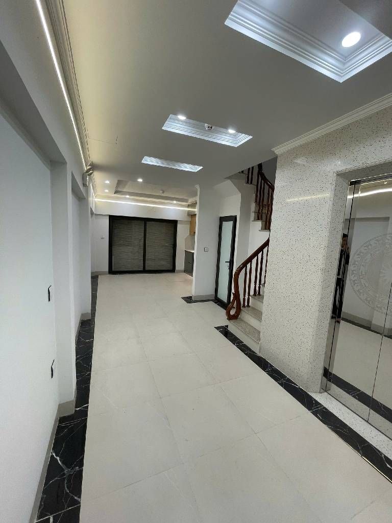 Bán nhà Khương Đình - diện tích 54,3m2 6 tầng - gần ô tô - giá 13,4 tỷ