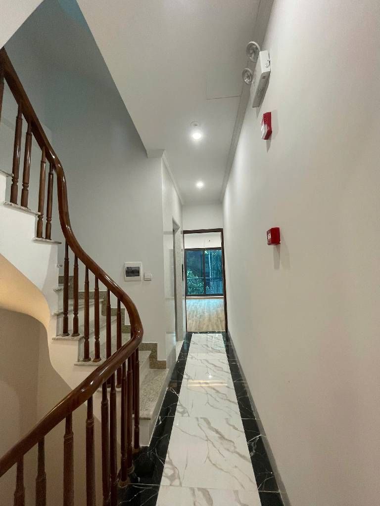 Bán nhà Khương Đình - diện tích 54,3m2 6 tầng - gần ô tô - giá 13,4 tỷ