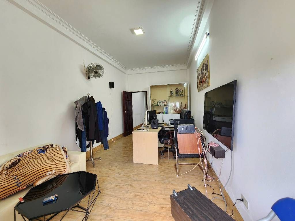 Bán nhà Ngọc Hồi - diện tích 55.3m2 5 tầng - Nhà mặt phố, vỉa hè siêu to - giá 21 tỷ