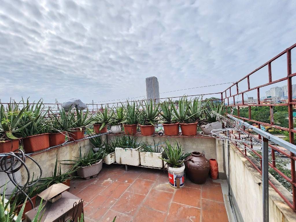 Bán nhà Ngọc Hồi - diện tích 55.3m2 5 tầng - Nhà mặt phố, vỉa hè siêu to - giá 21 tỷ