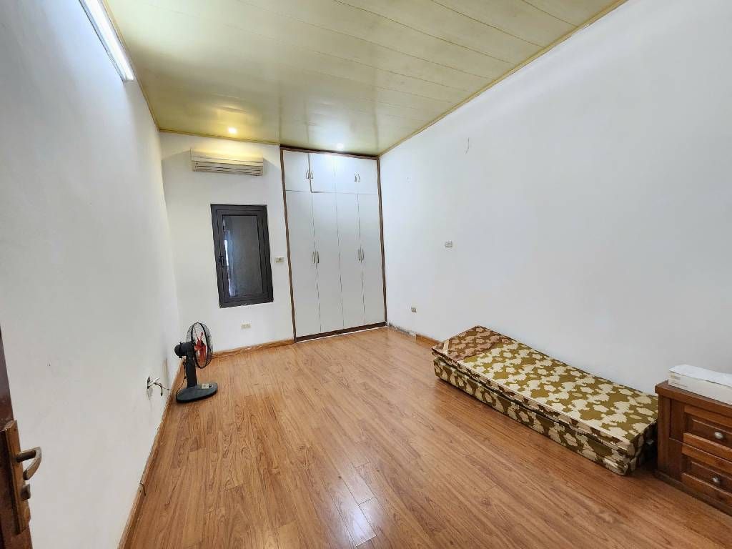 Bán nhà Ngọc Hồi - diện tích 55.3m2 5 tầng - Nhà mặt phố, vỉa hè siêu to - giá 21 tỷ