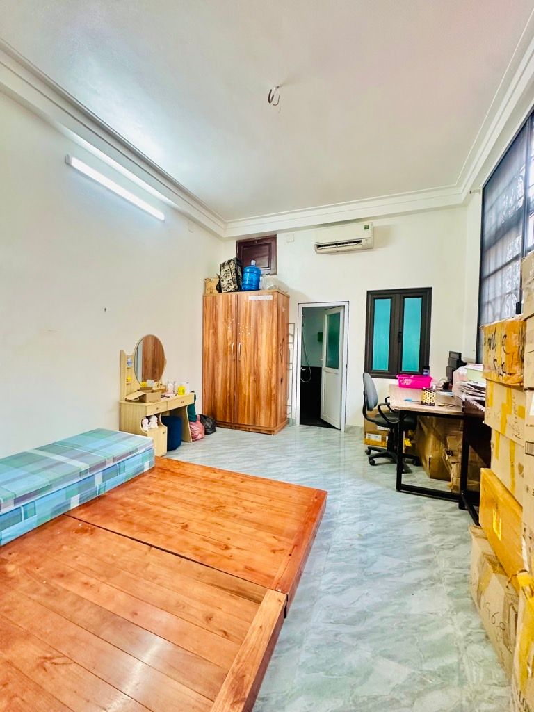 Bán nhà Giáp Bát - diện tích 69m2 6 tầng - Thang máy, ô tô đỗ cửa - giá 19 tỷ