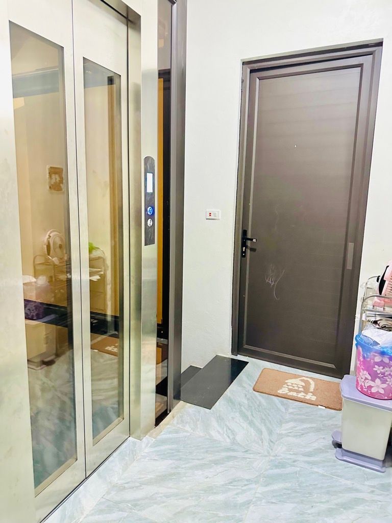 Bán nhà Giáp Bát - diện tích 69m2 6 tầng - Thang máy, ô tô đỗ cửa - giá 19 tỷ