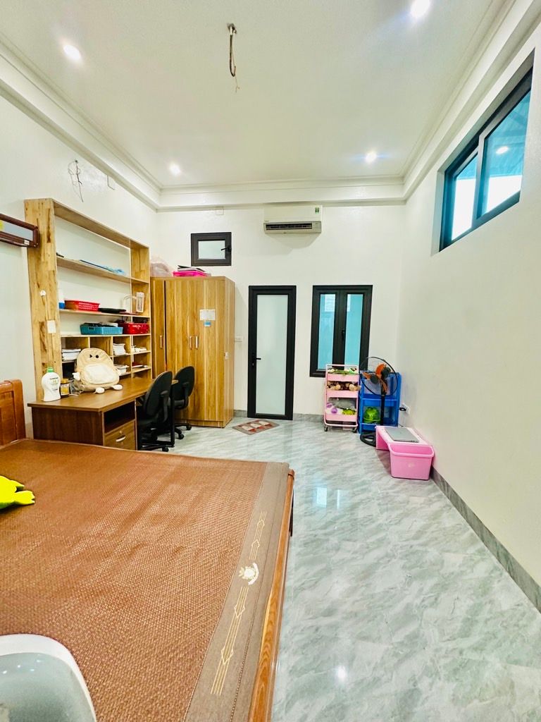 Bán nhà Giáp Bát - diện tích 69m2 6 tầng - Thang máy, ô tô đỗ cửa - giá 19 tỷ