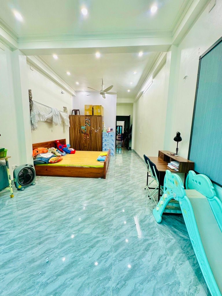 Bán nhà Giáp Bát - diện tích 69m2 6 tầng - Thang máy, ô tô đỗ cửa - giá 19 tỷ