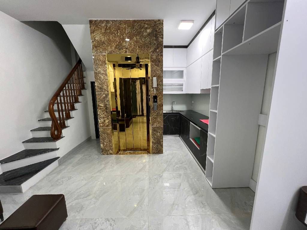 Bán nhà Nguyễn Văn Viên - diện tích 35.2m2 5 tầng - Lô góc - giá 10,2 tỷ