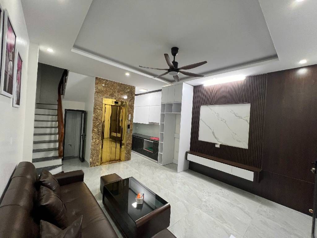 Bán nhà Nguyễn Văn Viên - diện tích 35.2m2 5 tầng - Lô góc - giá 10,2 tỷ