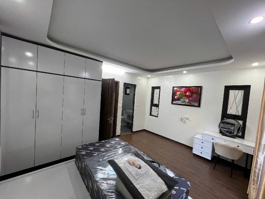 Bán nhà Nguyễn Văn Viên - diện tích 35.2m2 5 tầng - Lô góc - giá 10,2 tỷ