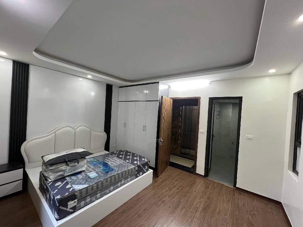 Bán nhà Nguyễn Văn Viên - diện tích 35.2m2 5 tầng - Lô góc - giá 10,2 tỷ