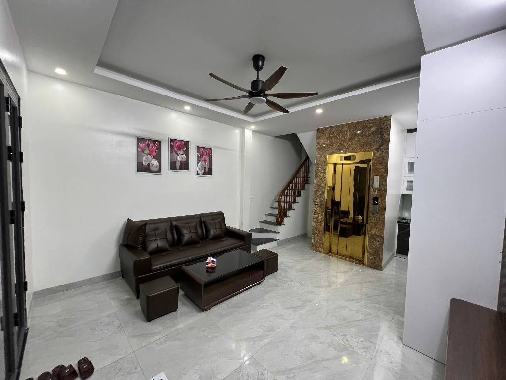 Bán nhà Nguyễn Văn Viên - diện tích 35.2m2 5 tầng - Lô góc - giá 10,2 tỷ