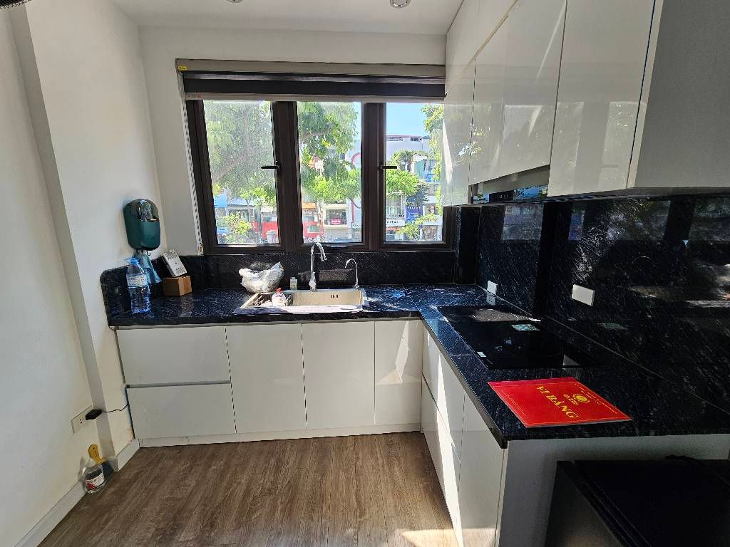 Bán nhà Ô Chợ Dừa - diện tích 14m2 5 tầng - Mặt phố kinh doanh - giá 6,55 tỷ