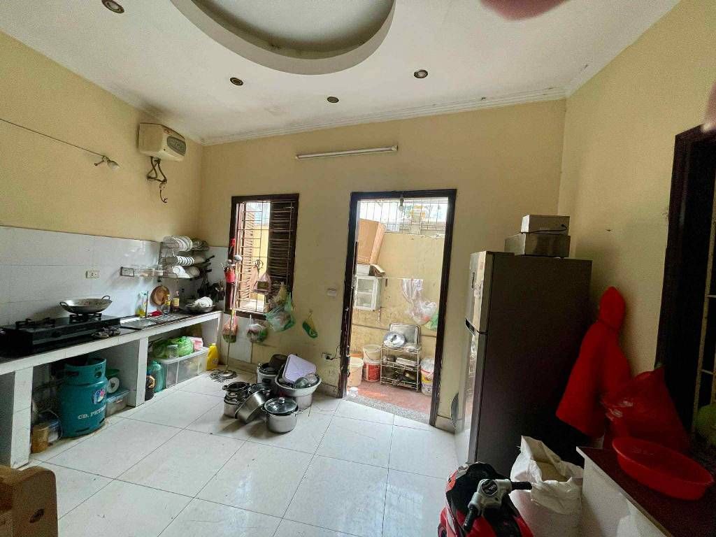 Bán nhà Vũ Tông Phan - diện tích 70m2 4 tầng - Sổ phân lô - giá 12 tỷ