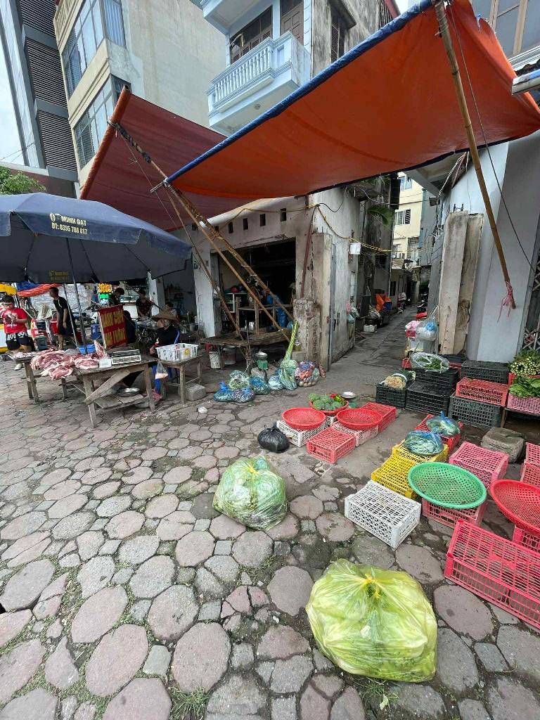 Bán nhà Vũ Tông Phan - diện tích 70m2 4 tầng - Sổ phân lô - giá 12 tỷ