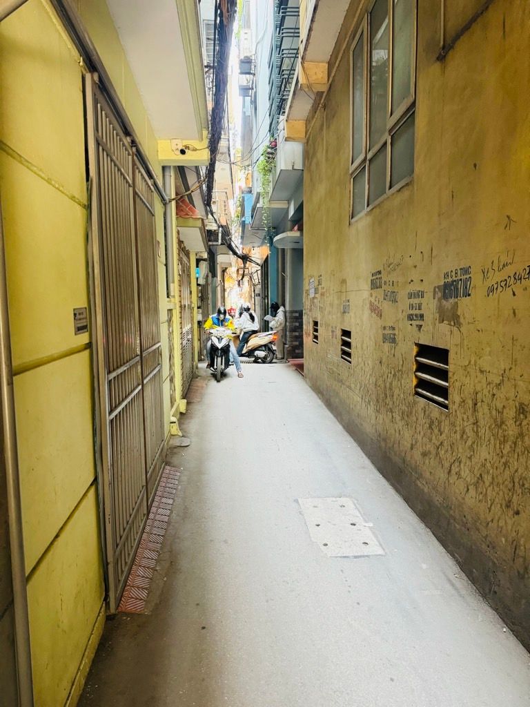 Bán nhà Đường Láng - diện tích 33.1m2 2 tầng - giá 9,6 tỷ