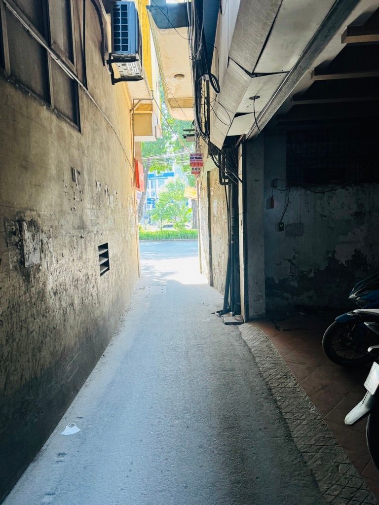 Bán nhà Đường Láng - diện tích 22.8m2 2 tầng - vị trí đẹp, giá 6.6 tỷ