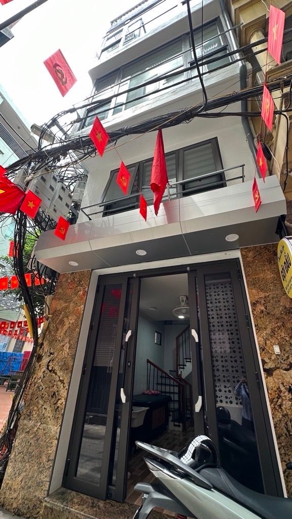 Bán nhà Hoa Lư - diện tích 17m2 5 tầng - ô tô đỗ cửa - giá 8,4 tỷ