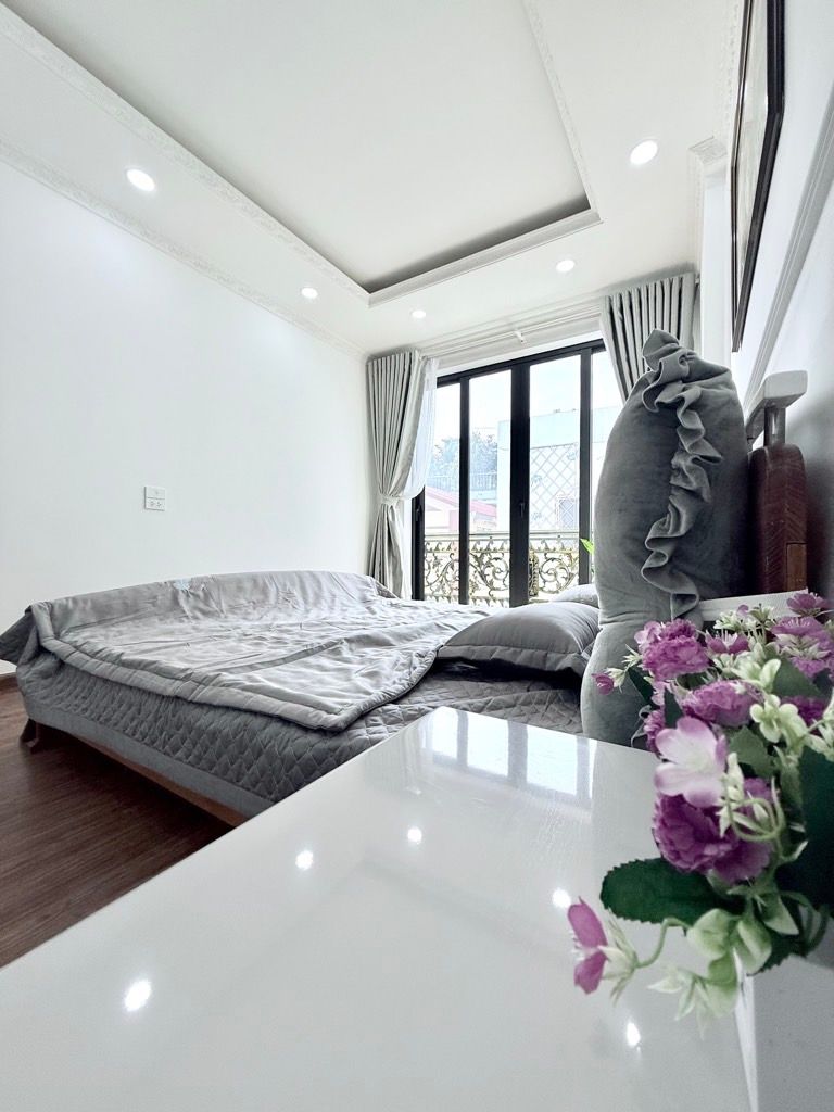 Bán nhà Chùa Bộc - diện tích 58m2 7 tầng - thang máy, bề thế - giá 18,9 tỷ