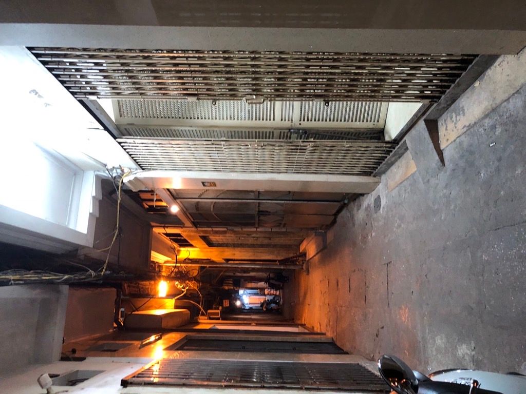 Bán nhà Hồng Mai - diện tích 23.7m2 4 tầng - Ô TÔ ĐỖ CÁCH NHÀ 40 M - giá 8,4 tỷ